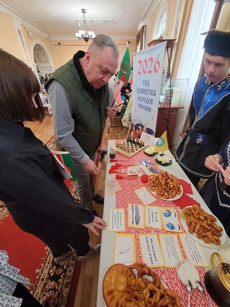 В Курске прошёл фестиваль национальных культур «Единство народов — сила России», объединивший школьн