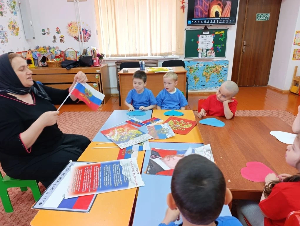 Занятия в средней группе "Моя Родина - РОССИЯ"
 Цель: 
🔷Развитие патриотических чувств у детей сред