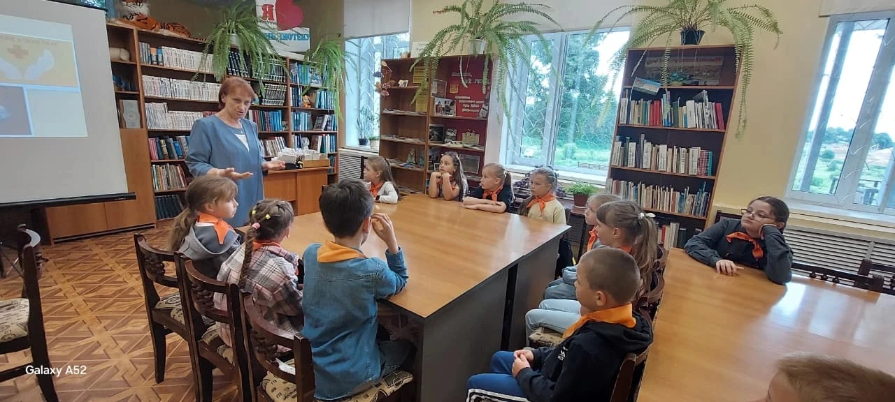 ☀️СОЛНЫШКО☀️

💫На небе собрались тучки. Но мы не расстраиваемся. У нас есть свое "Солнышко" - лагер
