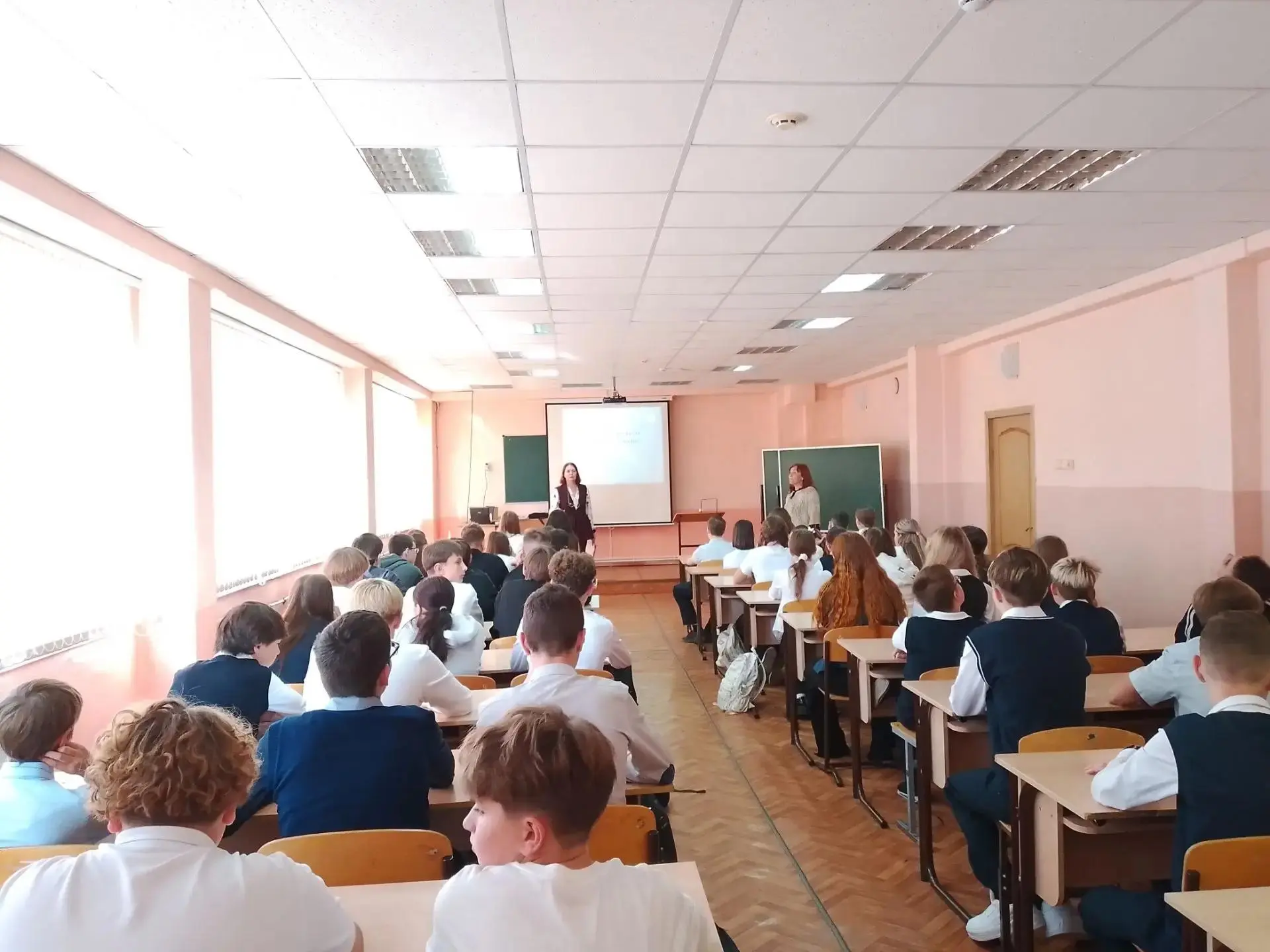 Мы Помним. Сегодня для учащихся 8б, 8г и 7а классов  классные руководители провели тема...