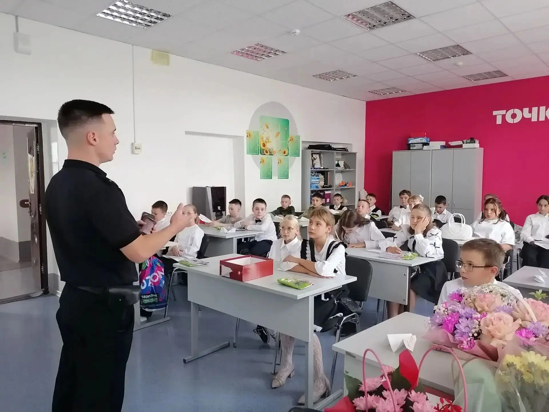 Сегодня в нашей школе прошли открытые уроки по безопасности жизнедеятельности!