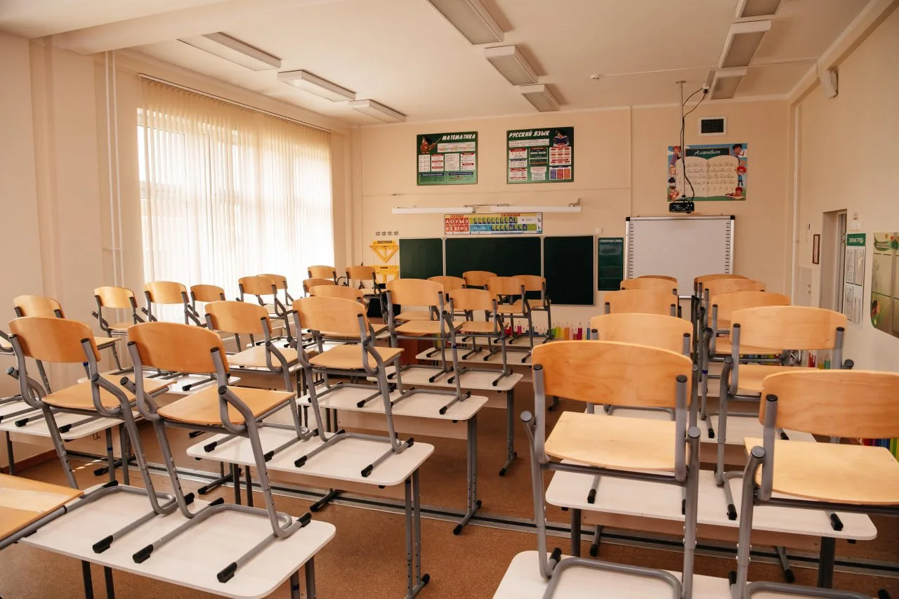 🎓 В округе продолжается подготовка к новому учебному году

До середины августа межведомственной ком