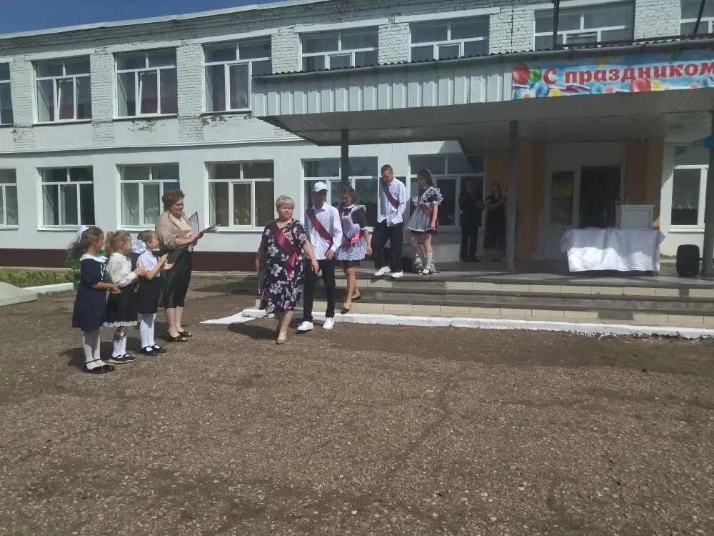 26 мая в школе прошёл один из самых трогательных и запоминающихся праздников — Последни...