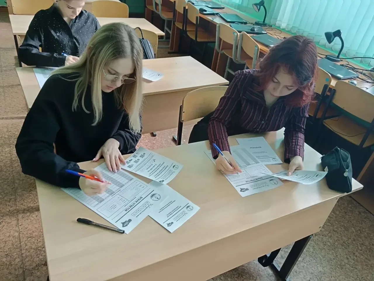 Сегодня ученики 11‑го класса и педагоги нашей школы написали Всероссийский избирательный диктант. Эт
