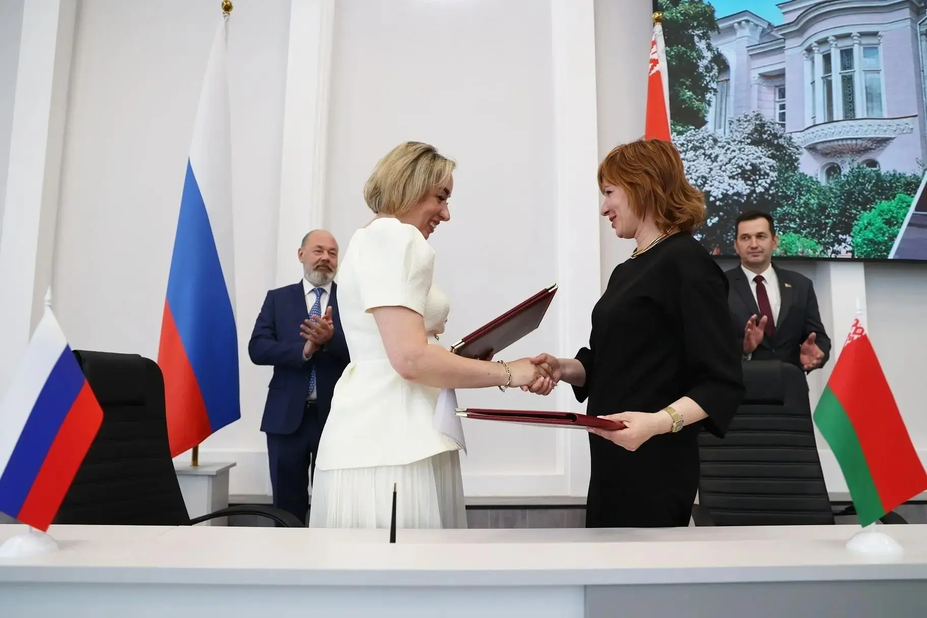 Ялта и Ивье: мост дружбы через культуру и историю 🇷🇺🇧🇾

✨ Ялтинцы в составе крымской делегации п
