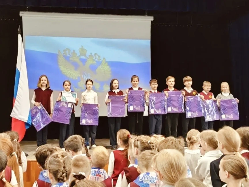 «ЗАРНИЧКА 2.0»: ИГРА ТОЛЬКО НАЧАЛАСЬ! ПЕРВЫЕ КОМАНДЫ ПОЛУЧИЛИ НАГРАДЫ  🇷🇺 Сегодня в школе прошла тра
