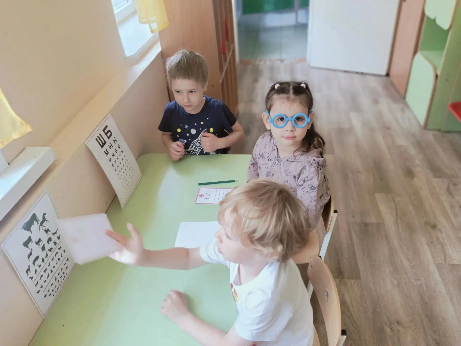 ✨ Сегодня в нашем детском саду особенный день — мы отмечаем День медицинского работника! ✨ 👩⚕👨⚕
На
