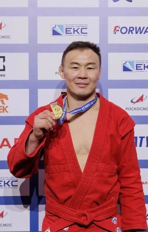 ⚡Трехкратный чемпион мира по самбо Саян Хертек пополнил ряды сотрудников  полиции Тувы