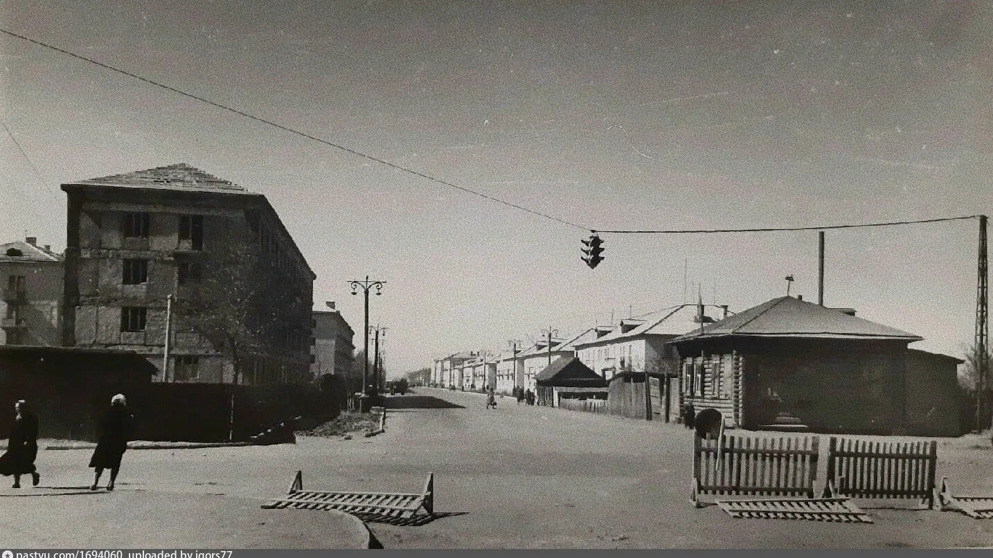 👀 Перекресток улиц К. Мяготина и Пролетарской в 1959 году и сейчас.