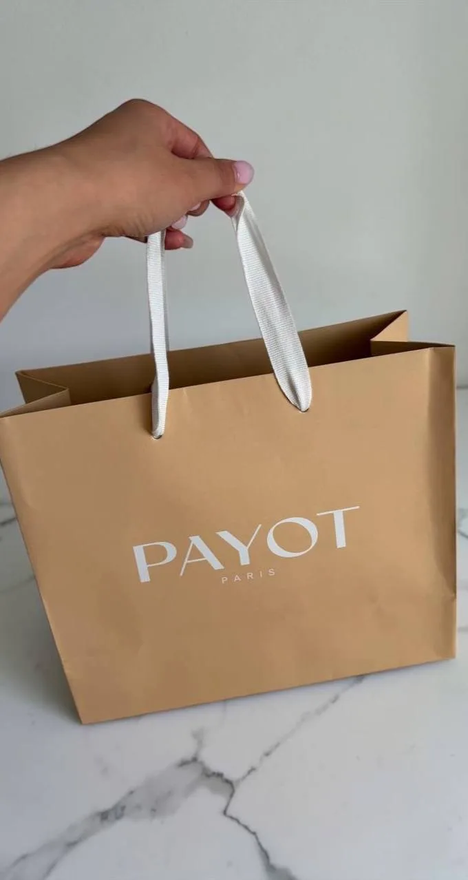 Source от PAYOT 

Это продуманный уход для глубокого увлажнения. У меня сыворотка с адаптогенами укр