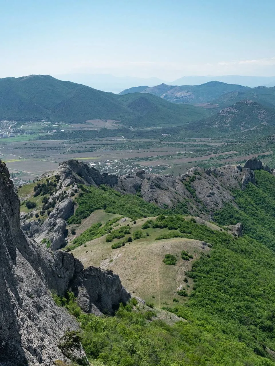 Таракташский хребет. Село Дачное, Судак.