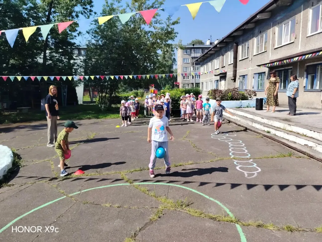 Растим будущих металлургов! 🏗️🔥

В нашем детском саду сегодня было по-настоящему жарко! Мы провели