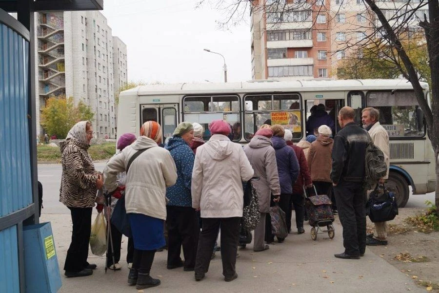 Первый дачный маршрут стартовал для жителей Бердска  С 18 апреля автобус №725 начал ходить к садов