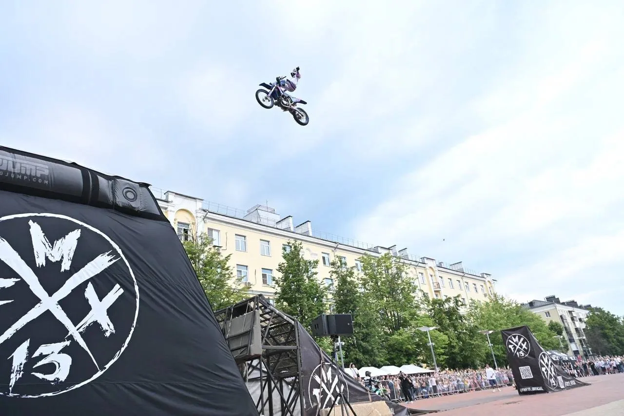 🏍️Праздник экстрима и ярких эмоций на площади у Ледового дворца

Балашихинцам показали зрелищное мо