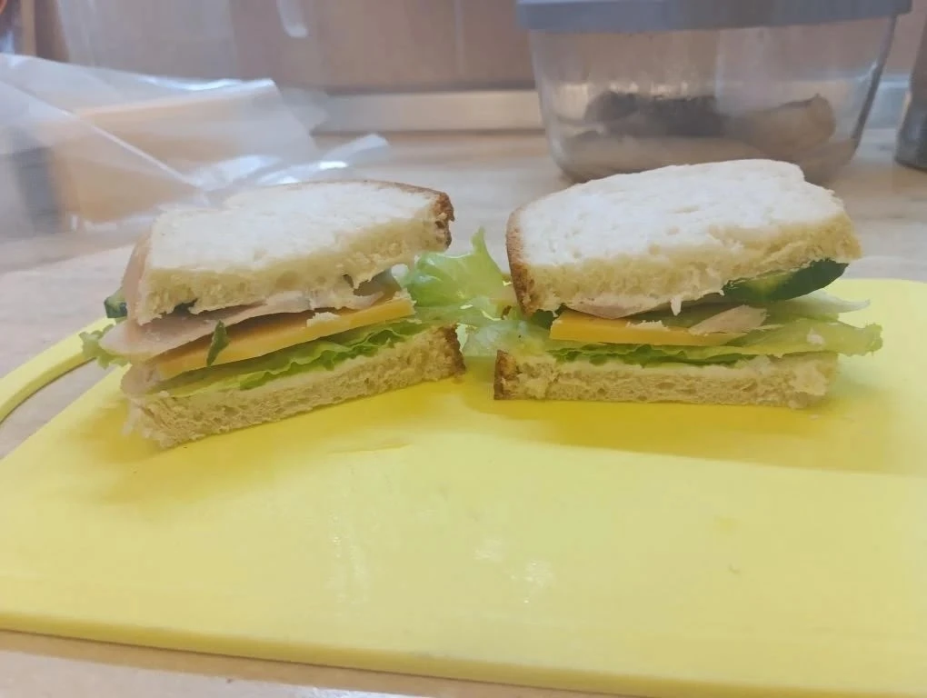 🥪 Домашнее задание со вкусом: полезный бутерброд своими руками!  После уроков о здоровом питании, ко