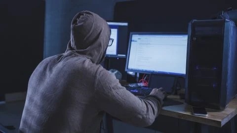 🚨 УФСБ пресекло схему незаконной продажи интернет-аккаунтов, оформленных на ничего не подозревающих