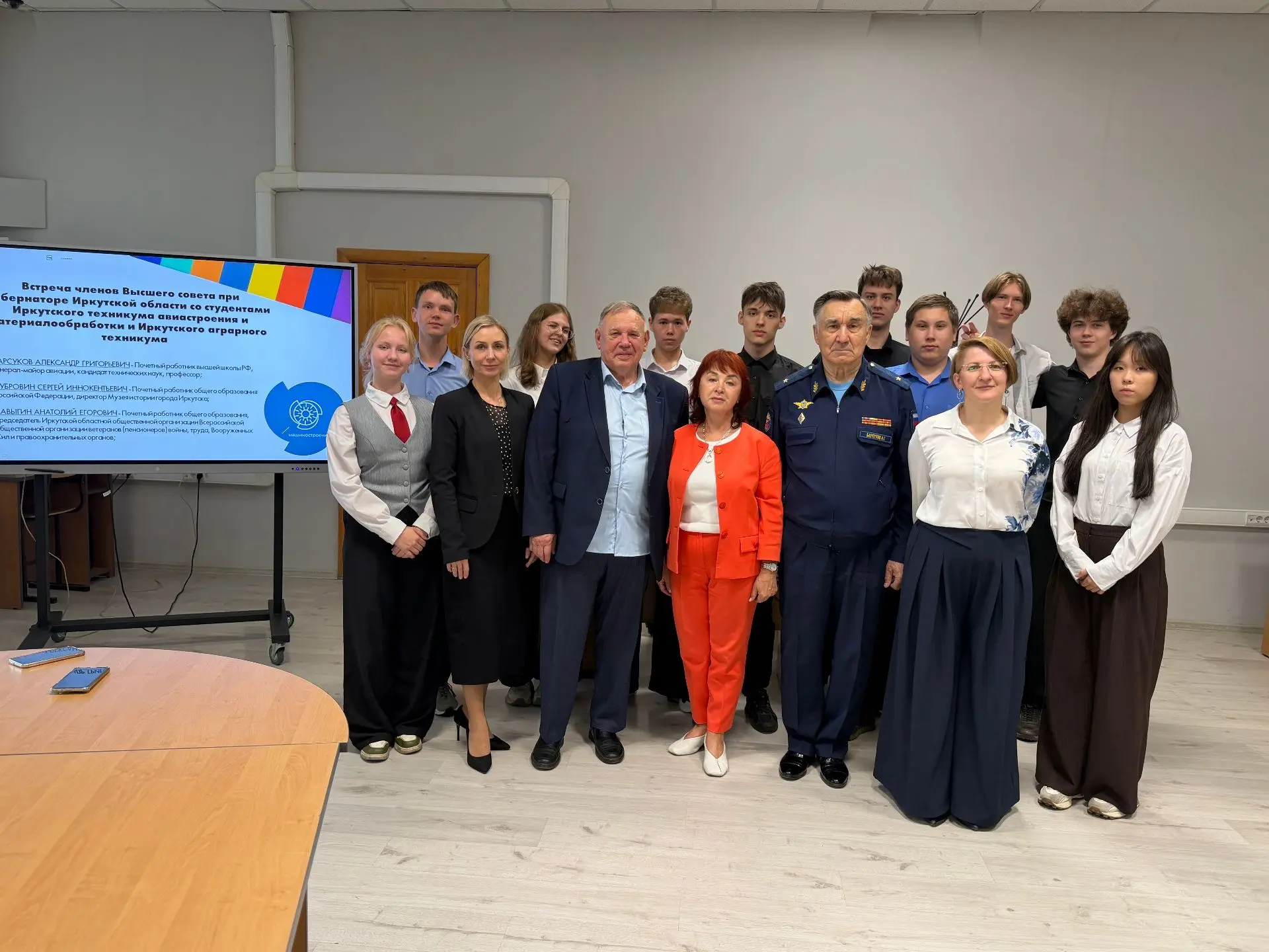 Представители Высшего совета при Губернаторе побывали в Иркутском техникуме авиастроения и материало