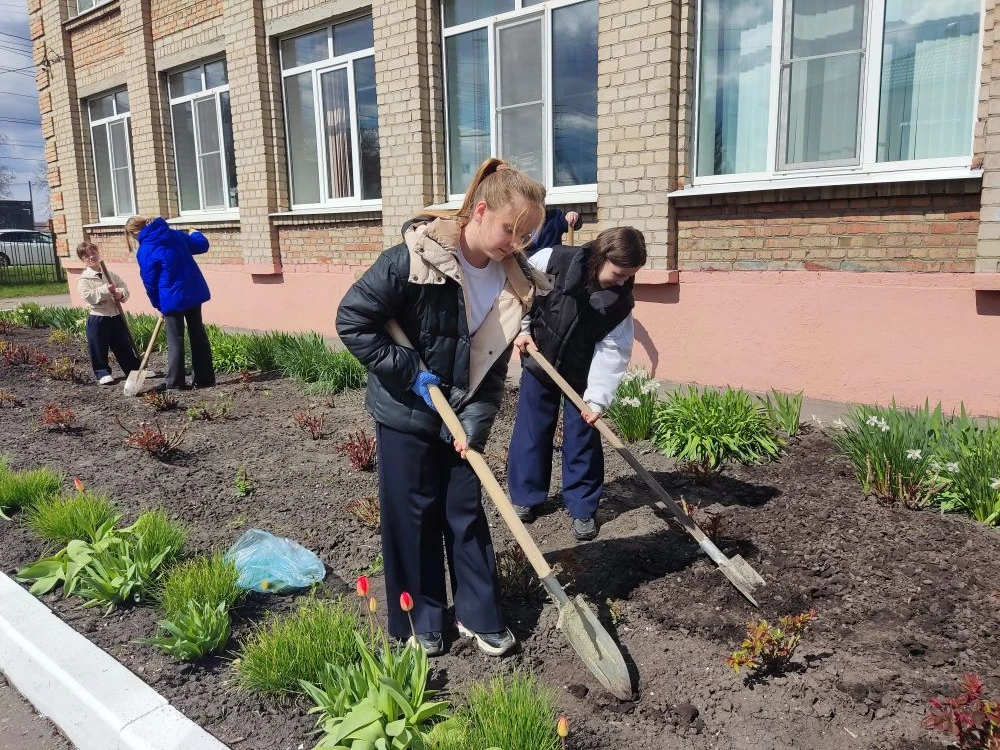 Первомай с пользой и творчеством 🛠️🎨  Первомай — праздник, который символизирует для нас единство, у