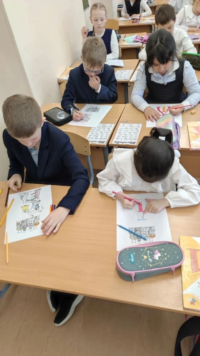 📜 День славянской письменности в 1 «В»! 📜   Ребята из 1 «В» вместе с Натальей Александровной отправи