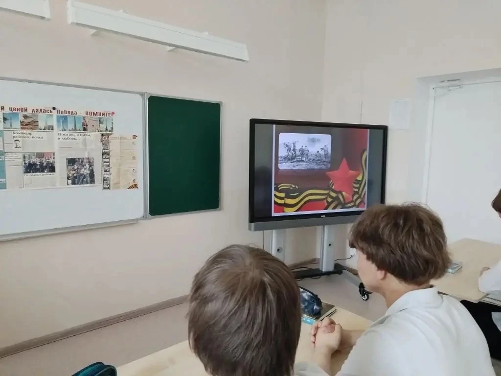 В МБОУ ЦО №58 «Поколение будущего» прошел Всероссийский урок «День Победы», посвящённый сохранению и