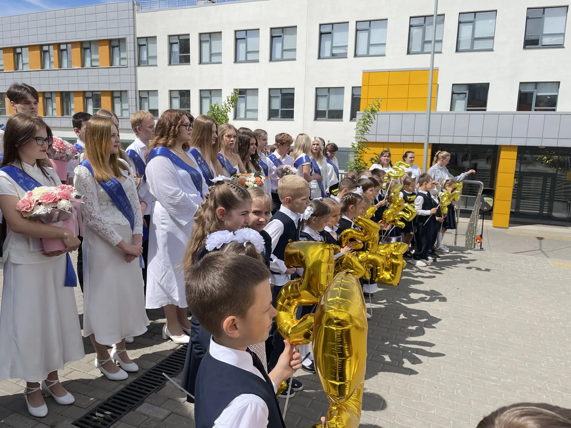 📣 Сегодня, 26 мая, торжественно прозвенел последний звонок для обучающихся 9-х и 11-классов!   Это в
