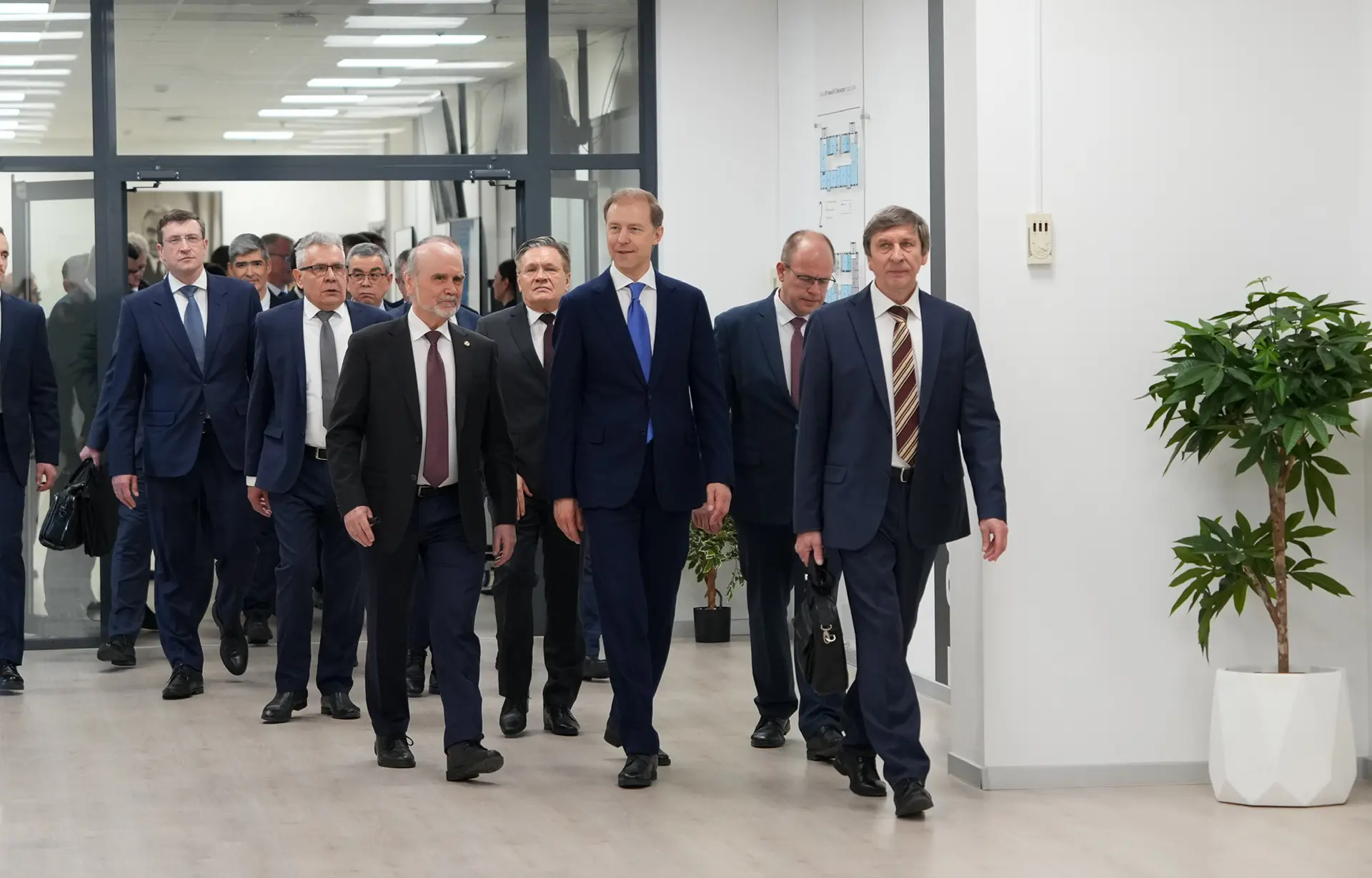 Денис Мантуров с рабочей поездкой посетил Саров   📍Первый вице-премьер в рамках рабочей поездки в Са