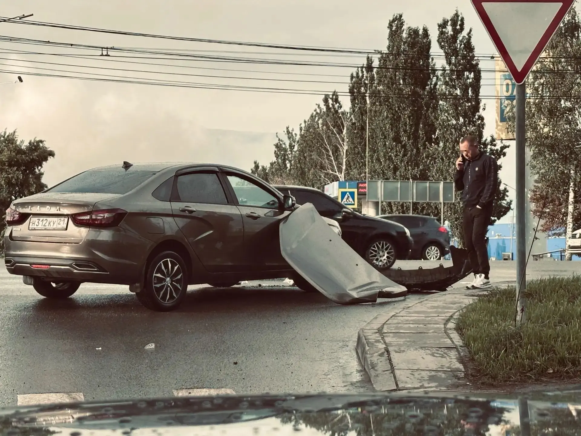 Знатные пробки сковали город этим вечером, но героев нужно знать в лицо?