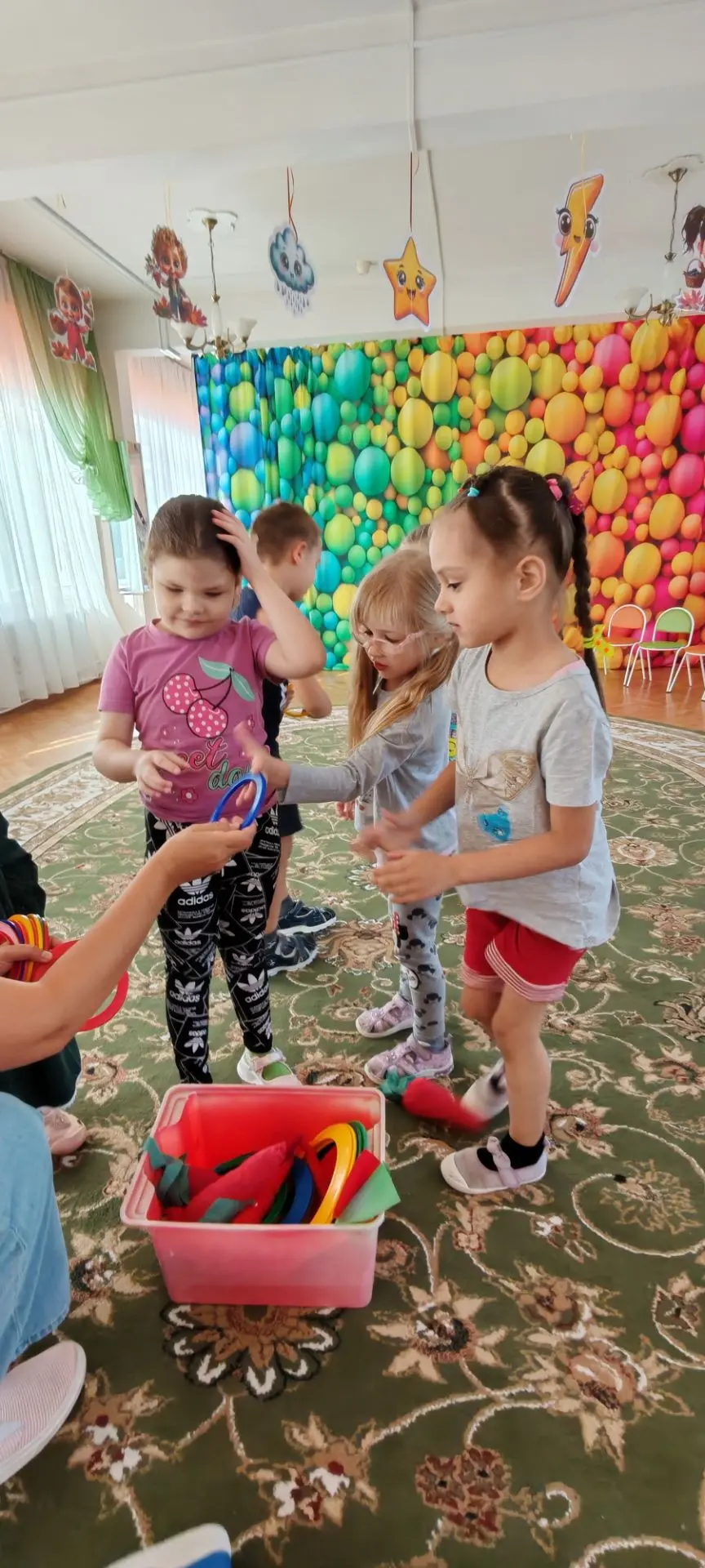 С Днем знаний, дорогие дошколята! Пусть этот год будет наполнен новыми открытиями, счас...