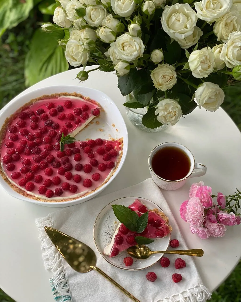 С первым днём лета❤️

На него у всех всегда много планов и надежд- отпуск, отдых, дачи.
Пусть все об