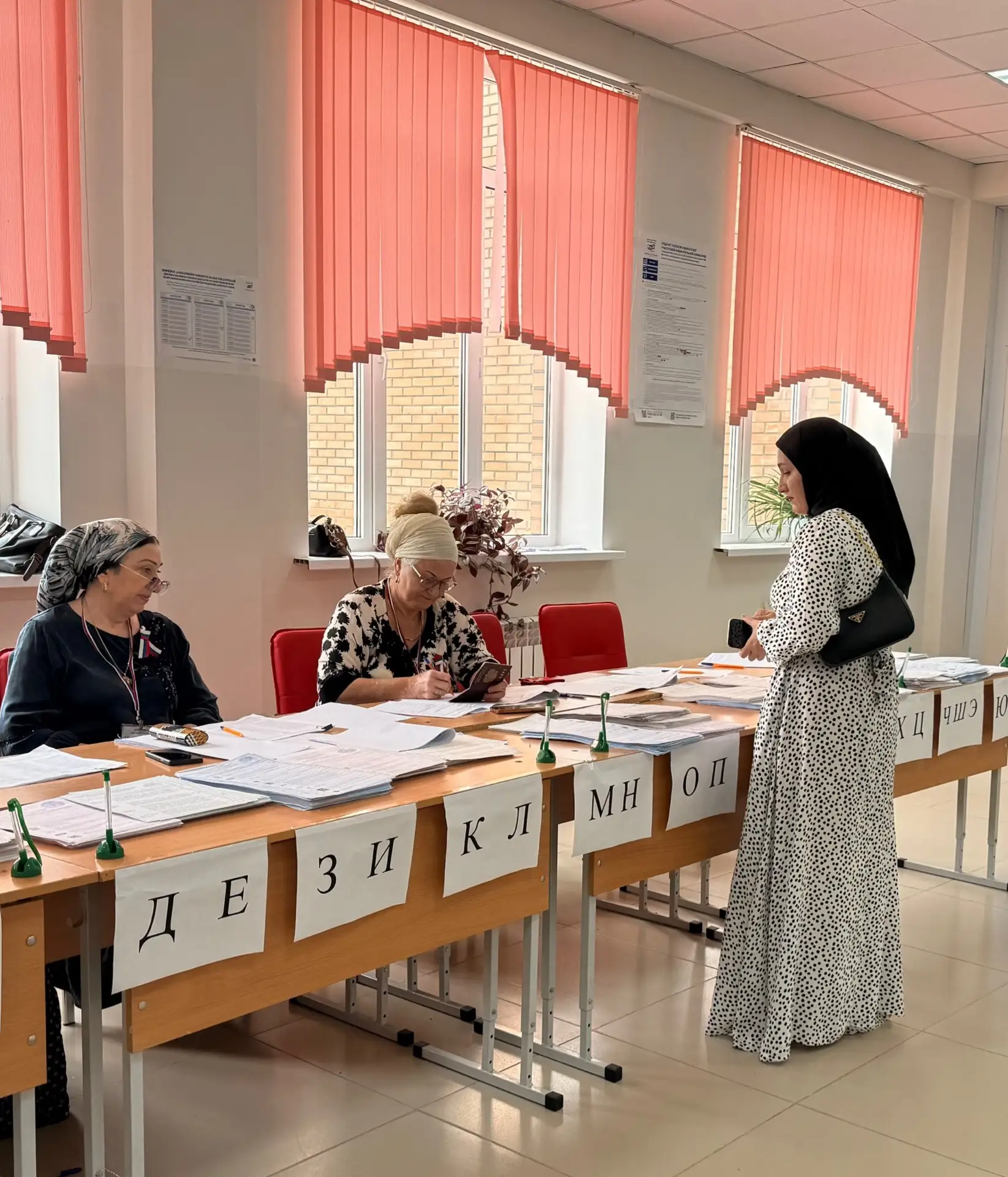 Жительница приняла участие на выборах!
