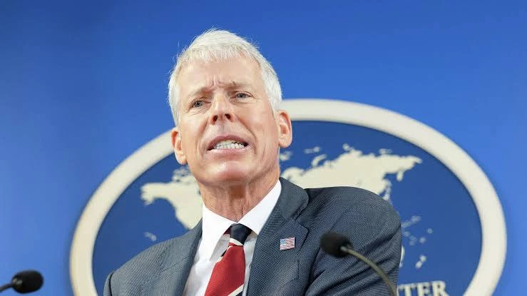 ⚡️Министр энергетики США Крис Райт обвинил Байдена и ситуацию вокруг российских НПЗ в р...