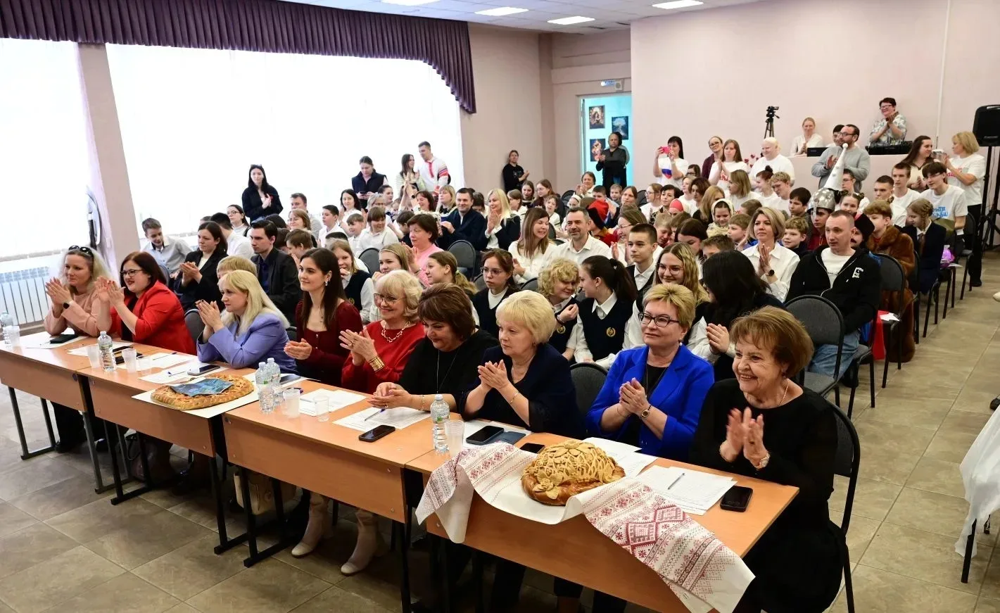 МБОУ «СОШ 1» (структурное подразделение, ул.Н.Громова, д.1) Сегодня  команда  родителей и школьников
