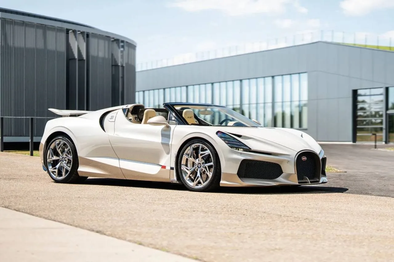 Bugatti официально попрощалась с легендарным W16. С конвейера сошёл последний серийный ...