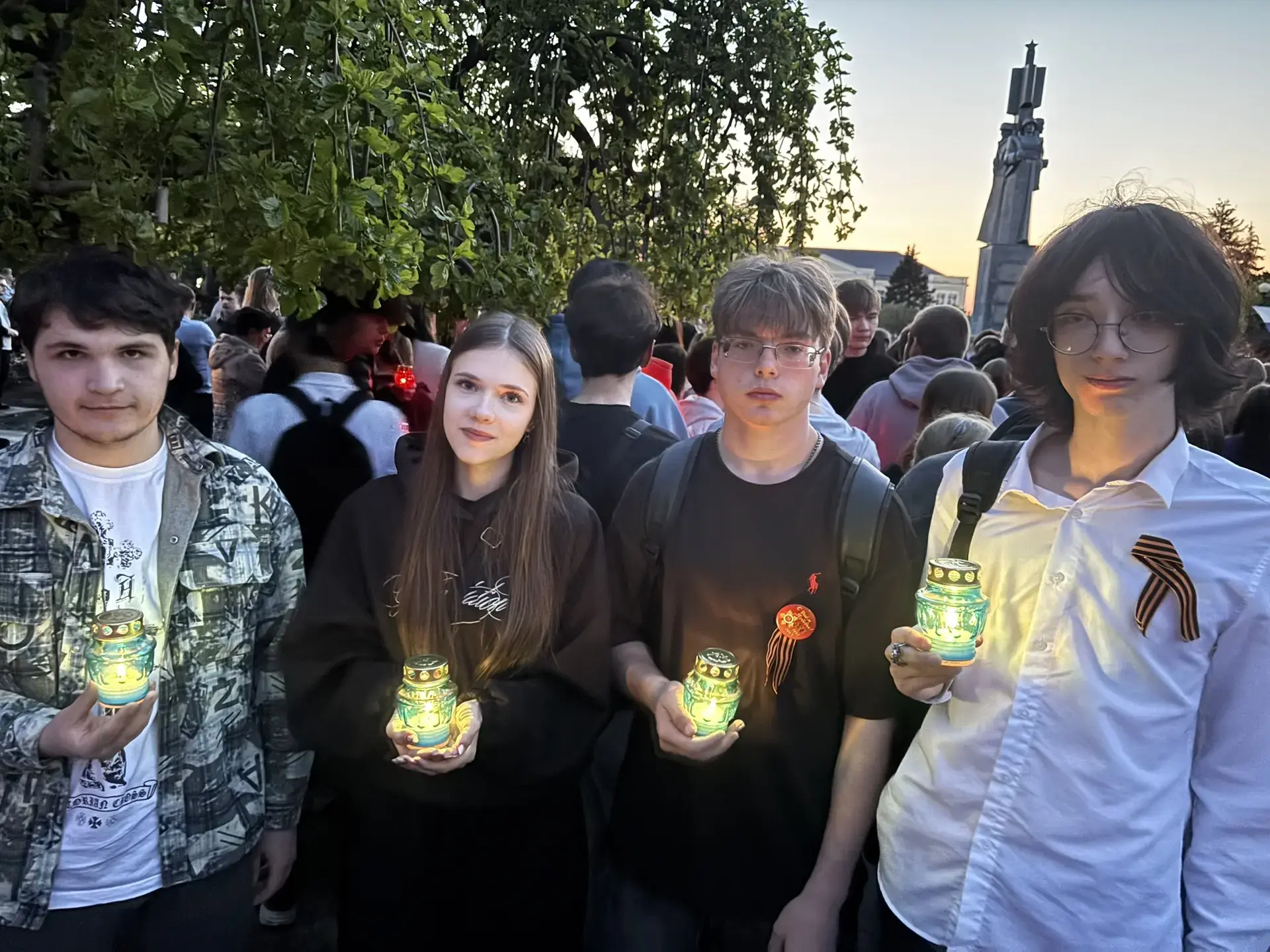 «НИКТО НЕ ЗАБЫТ, НИЧТО НЕ ЗАБЫТО»  🕯️8 мая, в канун Дня Победы, студенты и преподаватели нашего колл