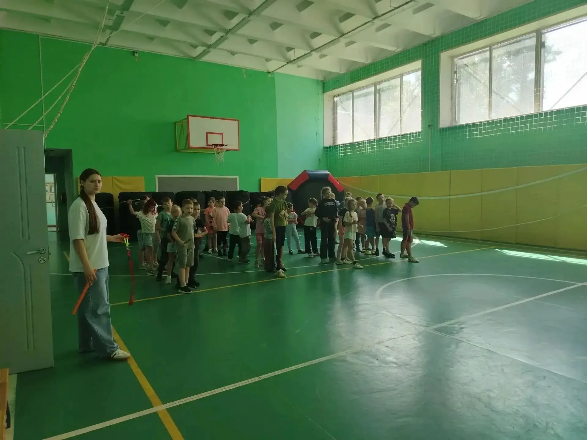 В преддверии Дня вожатого, который отмечается 24 июня, на базе лагеря дневного пребывания прошло спо