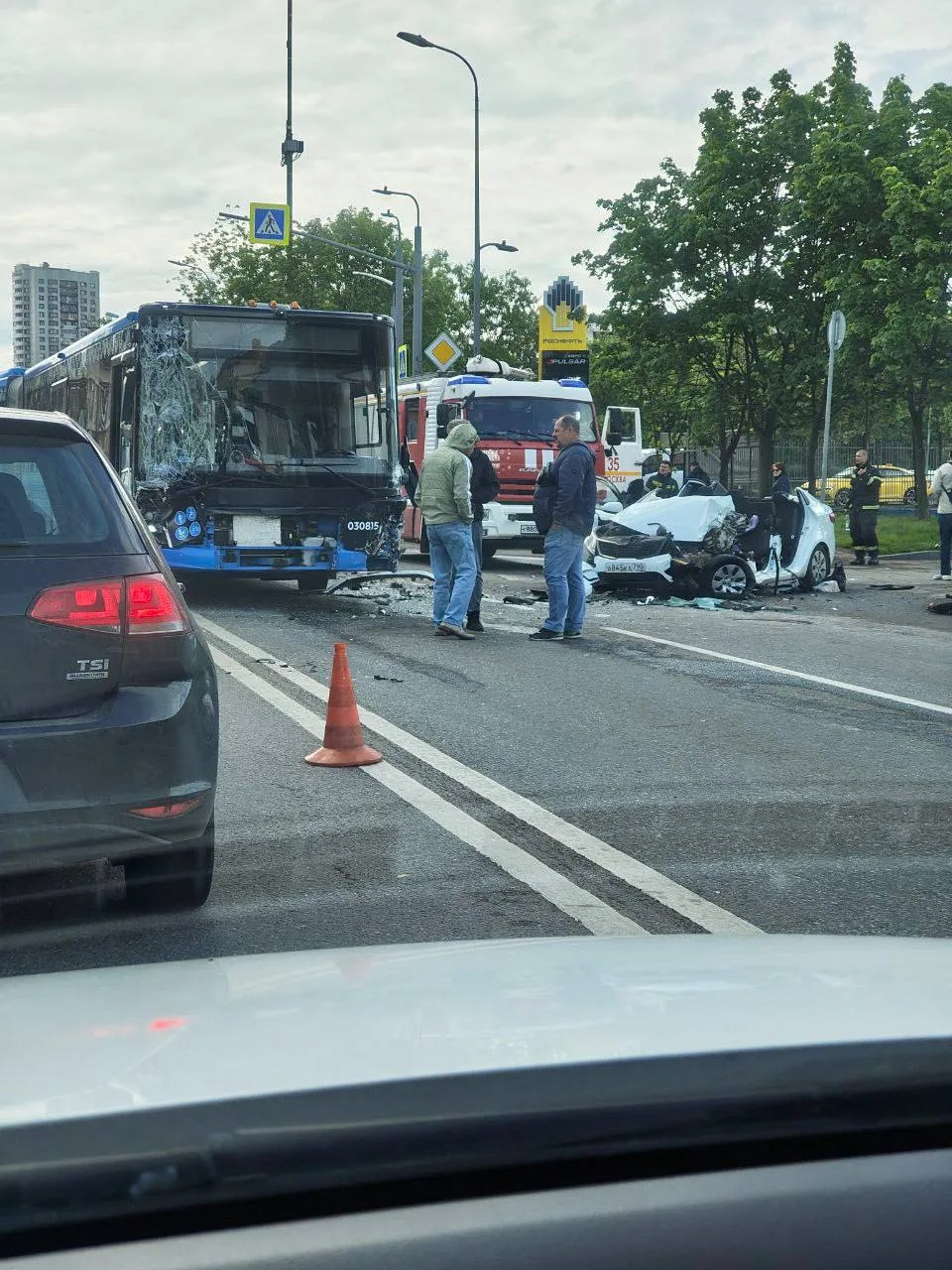 🚌 В Бутырском районе на Огородном проезде утром столкнулись фургон, легковушка и пассажирский автобу