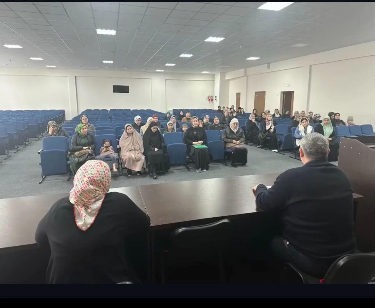 10.03.2026 в актовом зале нашей школы прошло плановое родительское собрание по профилак...