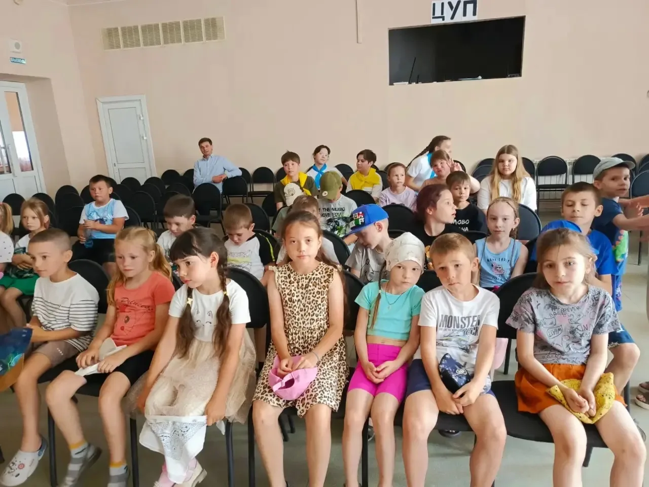 С вами 2-й отряд — и мы не скучаем!
Сегодняшний день прошёл под флагом единства: начали с зажигатель