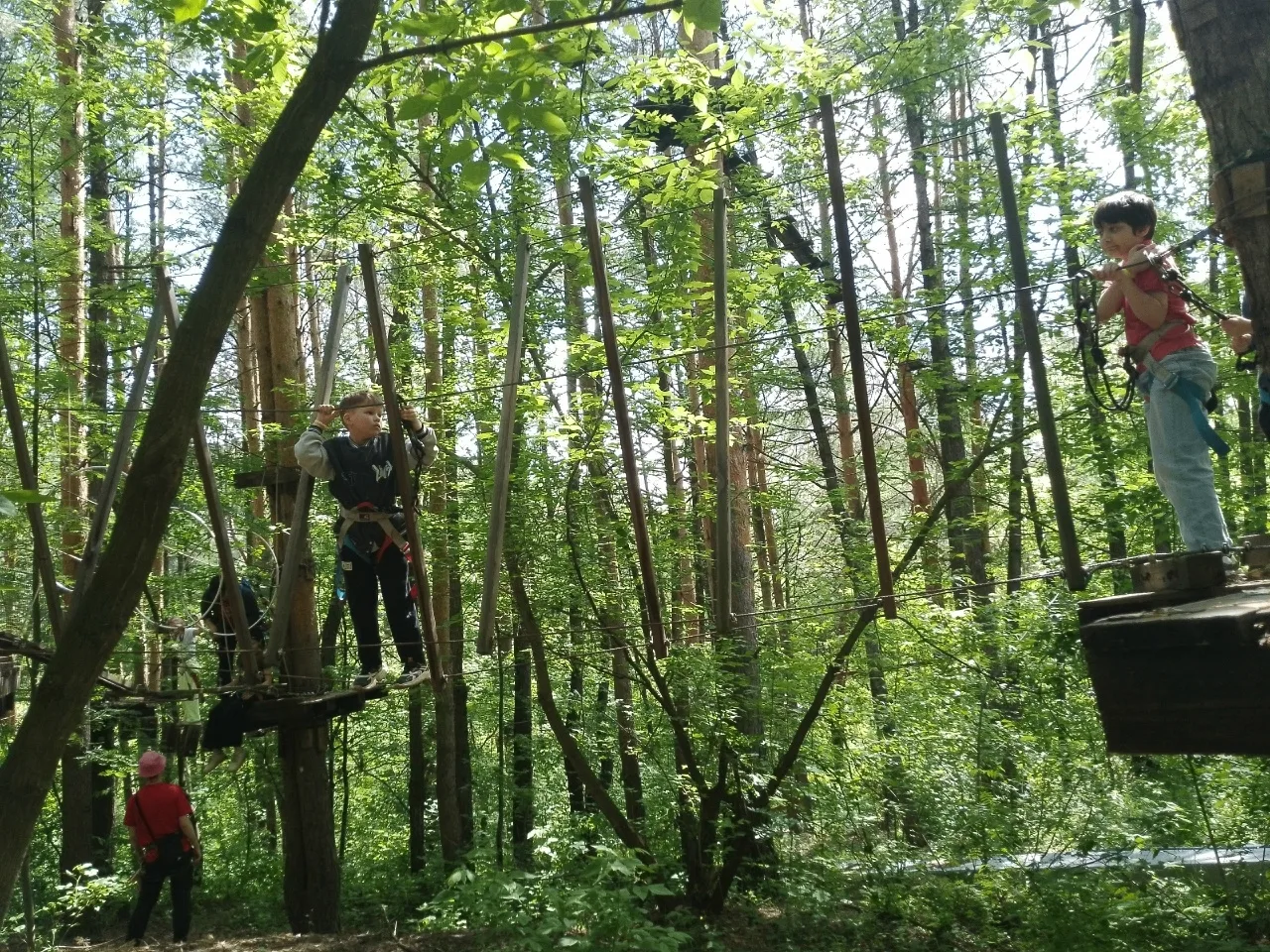 Новости гонок

🌟Вчера ребята школьного лагеря побывали в парке развлечений «Енот-парк». Сначала реб
