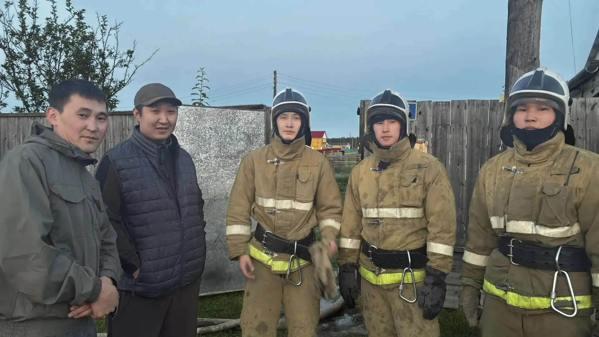 🚒 Бойцы СДПК на боевом выезде:
Дата: 23 июня 2026 г.
Время поступления вызова: 00:29
Время ликвидац