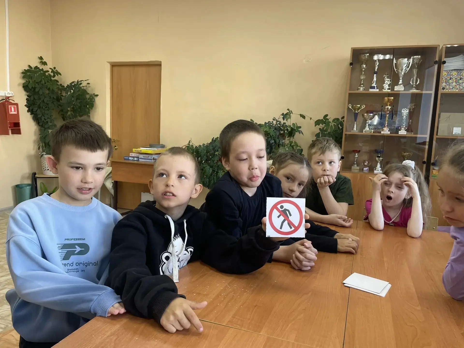 В пришкольном лагере ребята вспомнили важные правила пожарной безопасности. 🚒🔥
