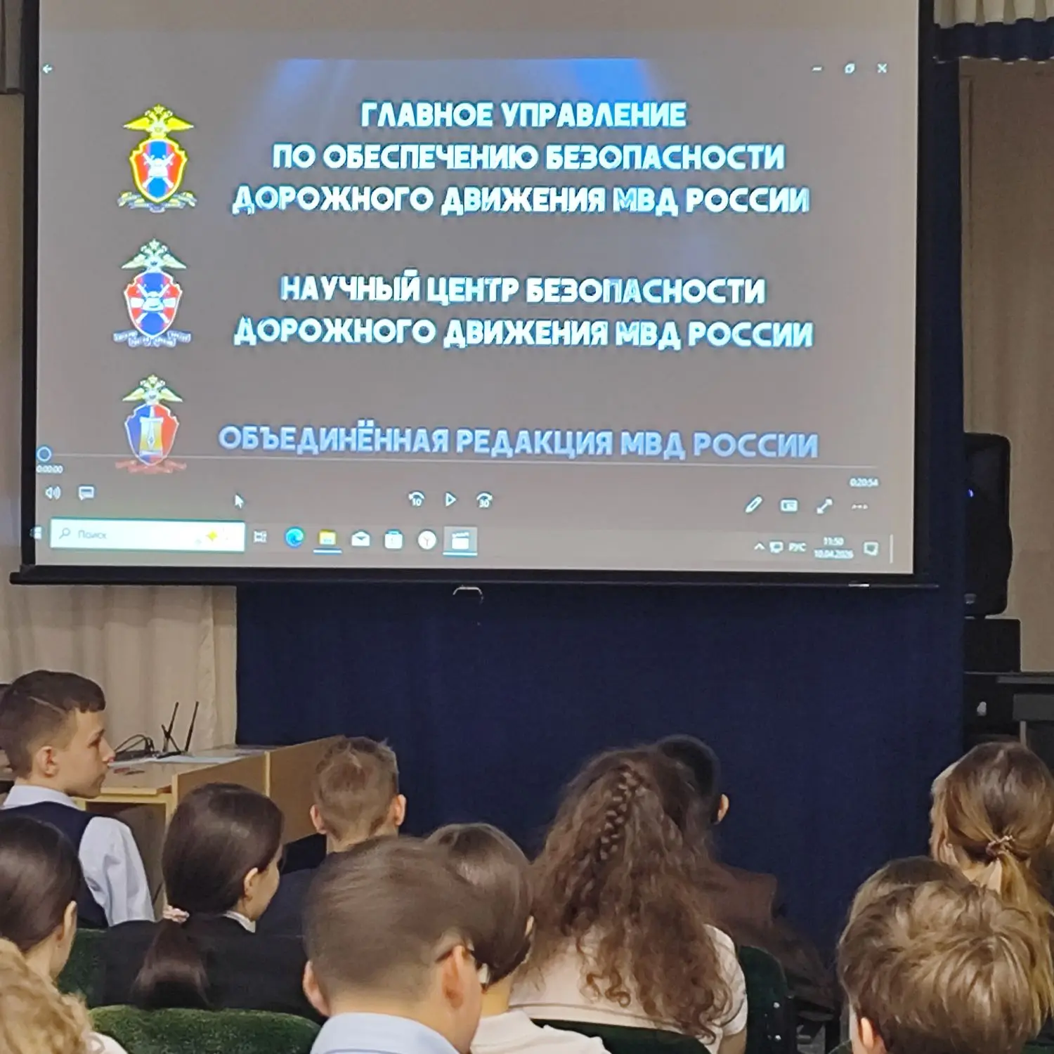 Мотоцикл — не игрушка: как в нашей гимназии прошёл урок безопасности 📹 «Мотоцикл в руках ребенка»: ж