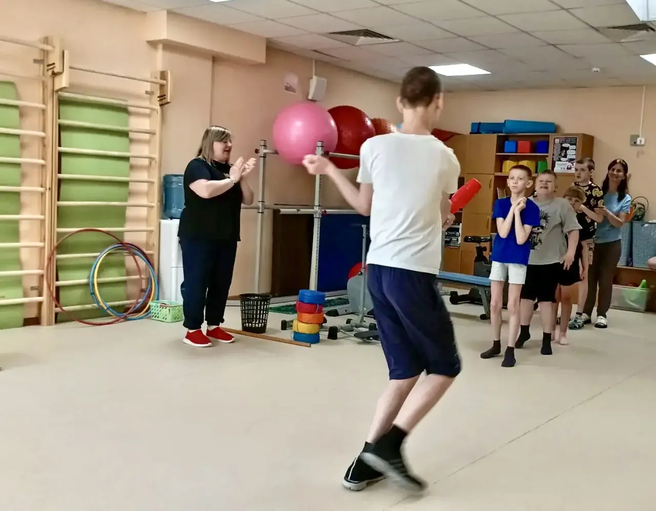 🎉🏅 Спортивный праздник «Семейные старты»! 🏃‍♀️🏃‍♂️

В нашем отделении социальной реабилитации и 