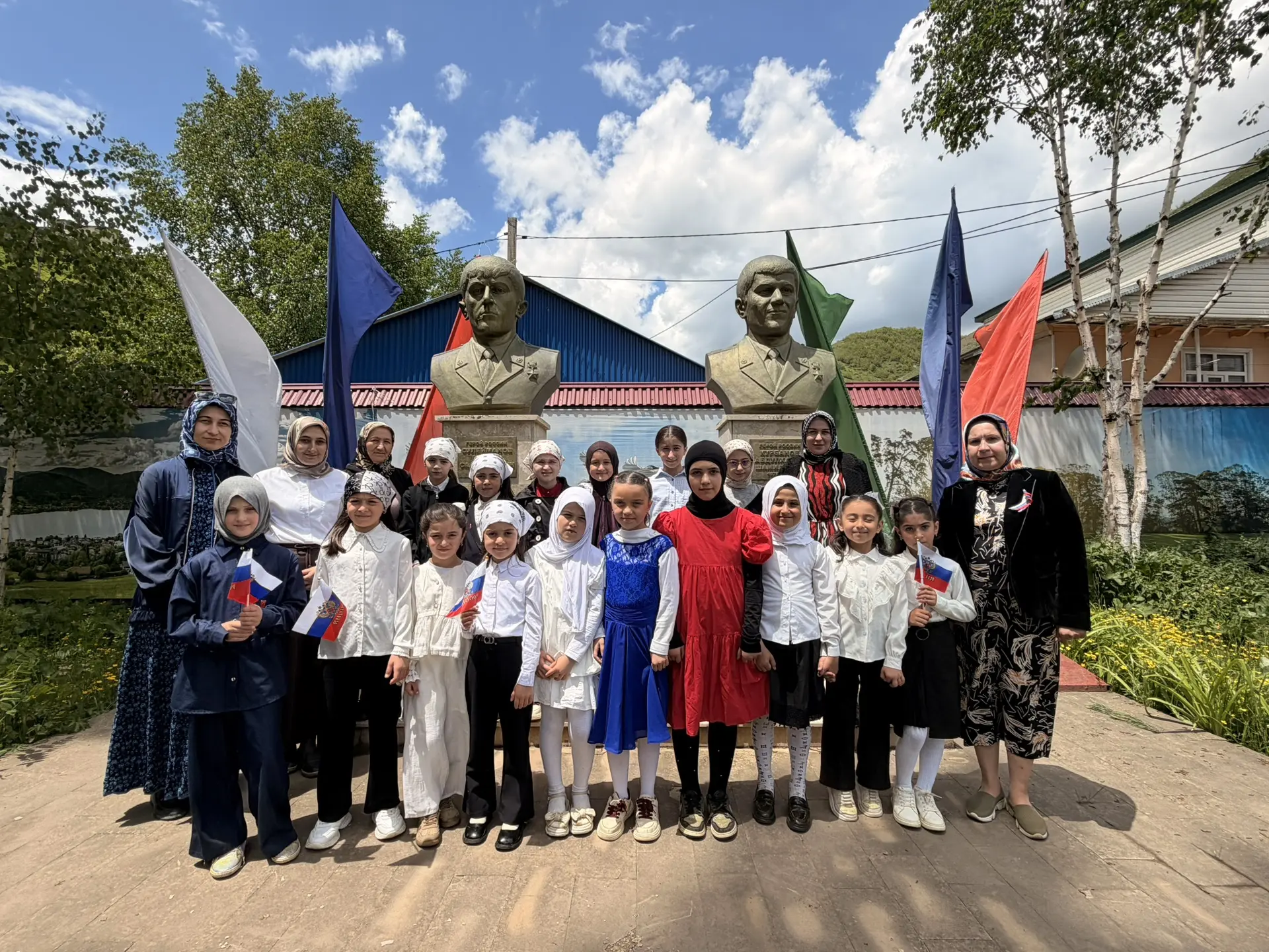 "Моя страна - моя Россия"
12 июня в Российской федерации отмечается один из самых молодых праздников