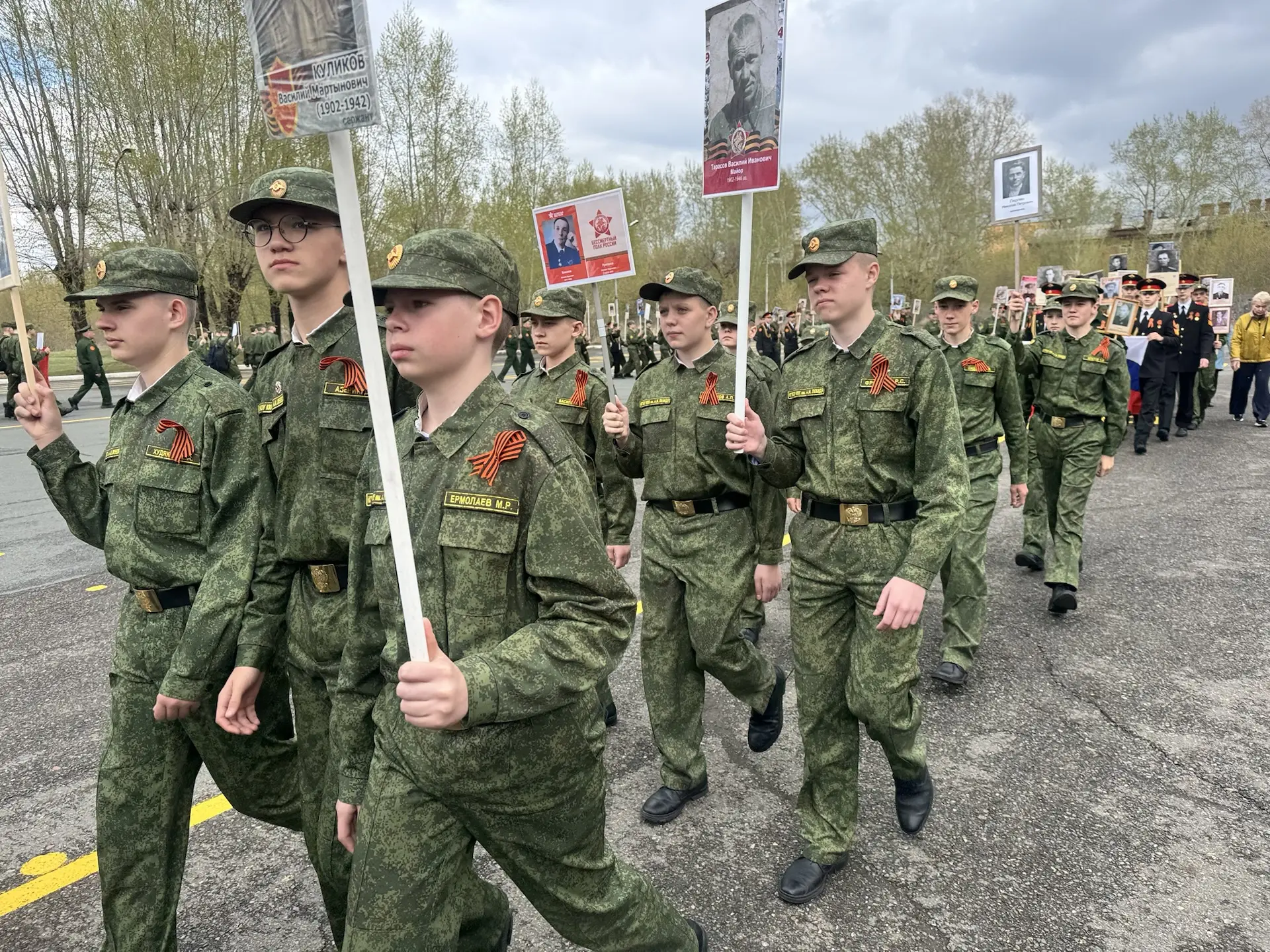 БЕССМЕРТНЫЙ ПОЛК  Каждый год на территории Красноярского кадетского корпуса проходит акция «Бессмерт