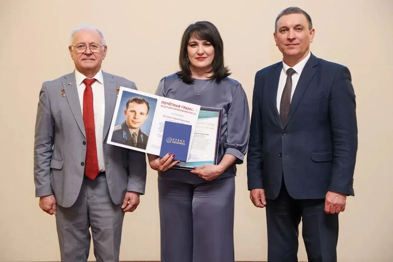 🎉 Награждение наших педагогов!🎉  С большой гордостью сообщаем, что учителя нашей гимназии — Ахметьян