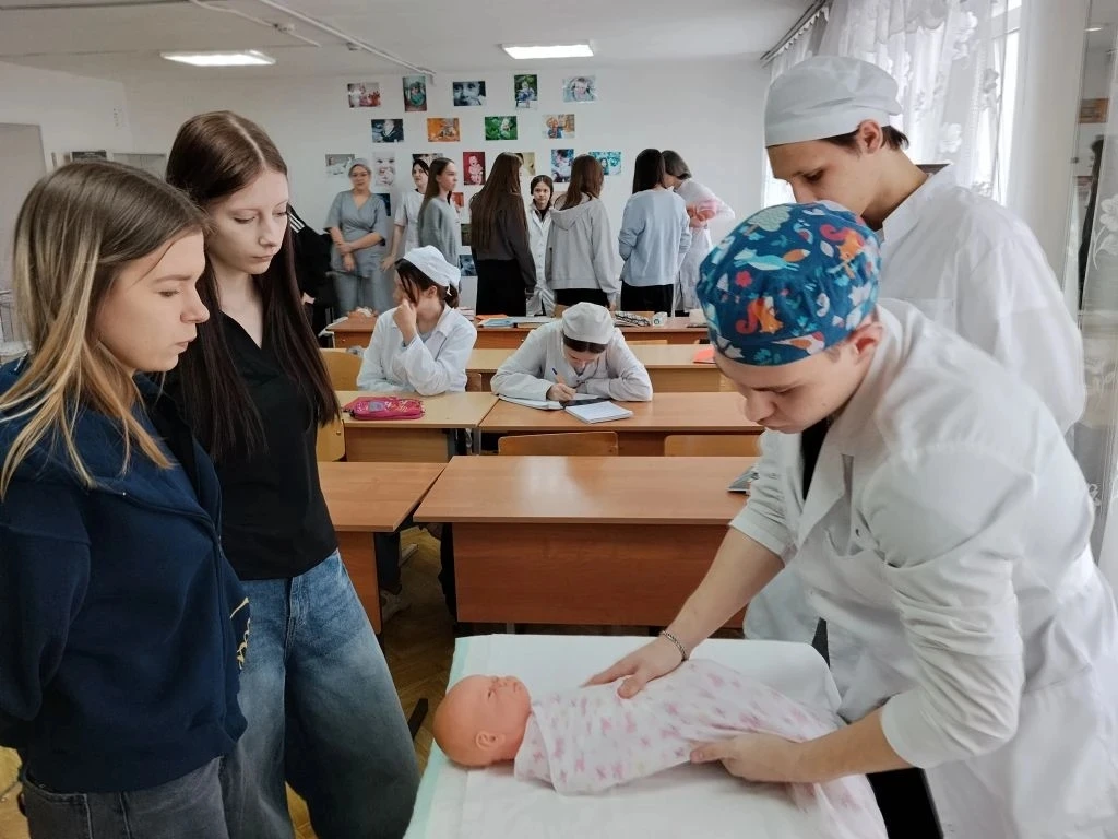 ✅Учащиеся 8-9 классов посетили профориентационное мероприятие в Ленинск-Кузнецком филиале Кузбасског