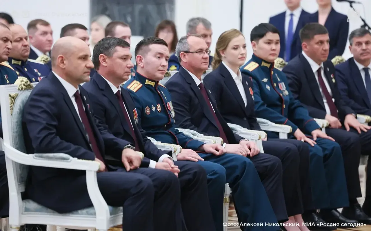 🤝 Вы должны составить костяк будущих управленцев…  Президент России Владимир Путин встретился с выпу