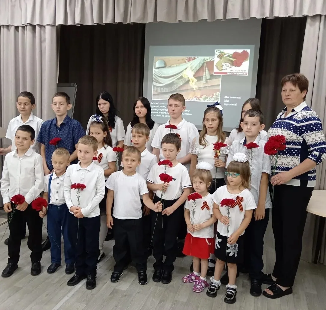 22 июня — День памяти и скорби

В этот день, когда память о прошлом особенно важна, ребята из Октябр