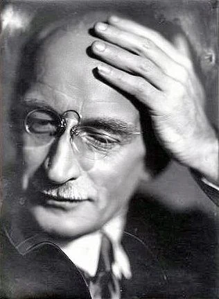 📖 Литературовед, который сумел по-новому взглянуть на творчество Толстого, Ахматовой и...